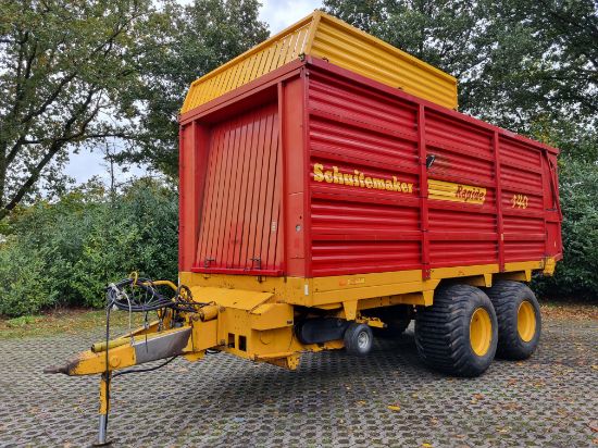 Afbeeldingen van Schuitemaker Rapide 140s opraapwagen