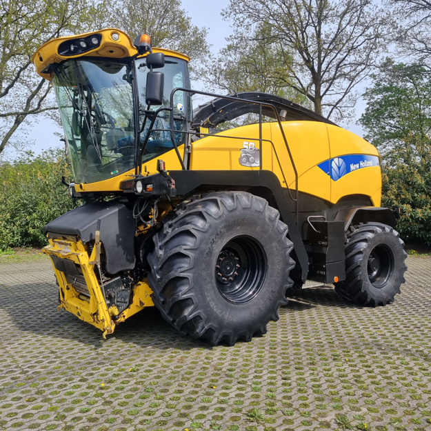 Picture of New Holland FR9050