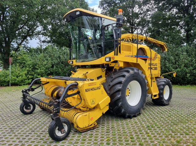 Afbeeldingen van New Holland FX38