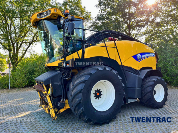 Afbeeldingen van New Holland FR700