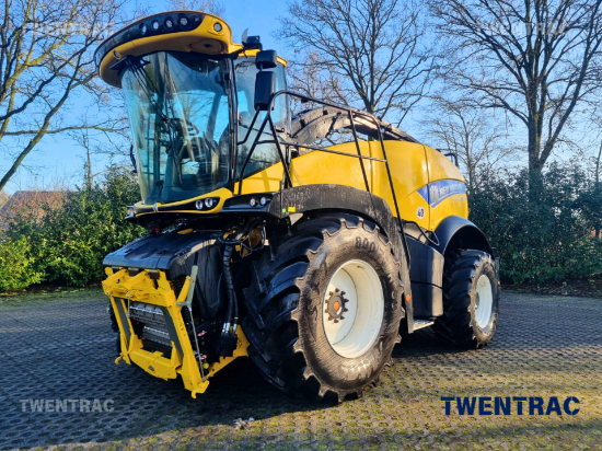 Afbeeldingen van Nieuwe New Holland FR650 zelfrijdende hakselaar