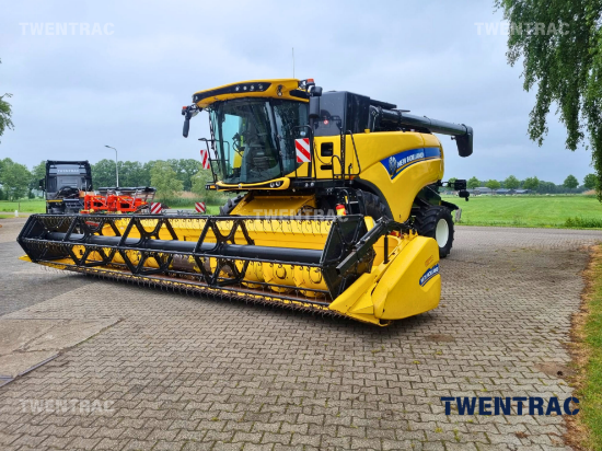 Afbeeldingen van New Holland CX8.70 maaidorser / combine 