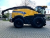 Picture of New Holland FR920 forage harvester