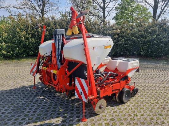 Picture of Kuhn Maxima 2 TD 6 rij maiszaaimachine