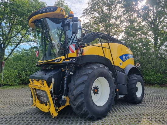 Picture of New Holland FR920 zelfrijdende hakselaar